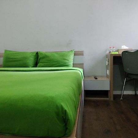 Barata Hotel Near Bandara Soekarno Hatta Tangerang Esterno foto