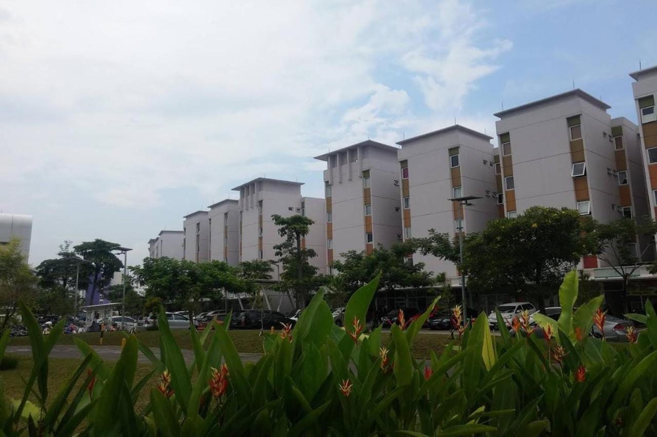 Barata Hotel Near Bandara Soekarno Hatta Tangerang Esterno foto